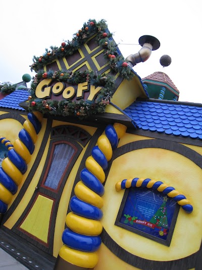 Photos of Hong Kong Disneyland Central Garden