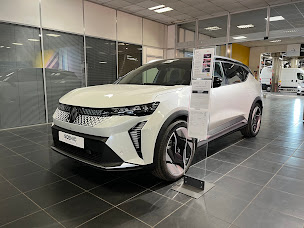 Photo n°7 de RENAULT BEAUCHAMP - ROUSSEAU AUTOMOBILE à Pierrelaye (Vendeur de voitures d'occasion)