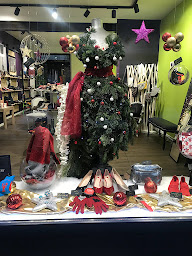 Photo n°1 de Bout De Shoes and Co à Châteauneuf-sur-Loire (Magasin de vêtements)