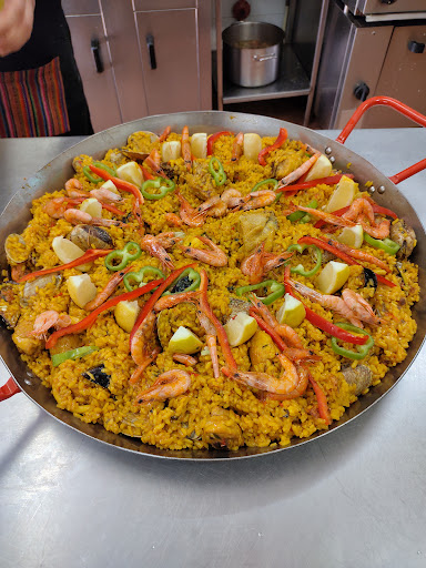 Guisoteos pollos al carbón.