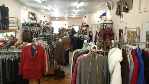 Sandy's Upscale Consignment - Visual