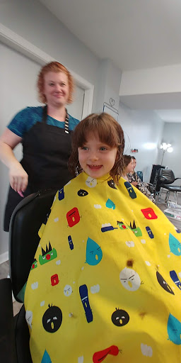 Beyond Cuts Salon - Thumbnail