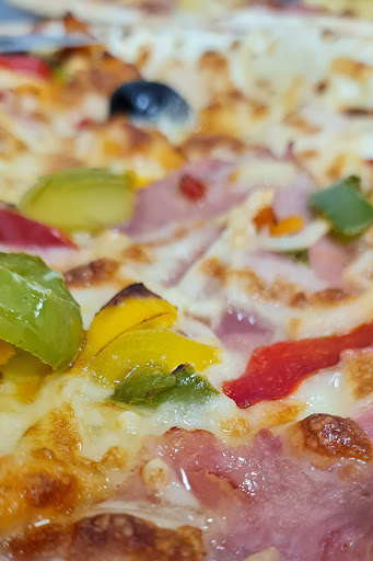 NO LIMIT PIZZA Logo