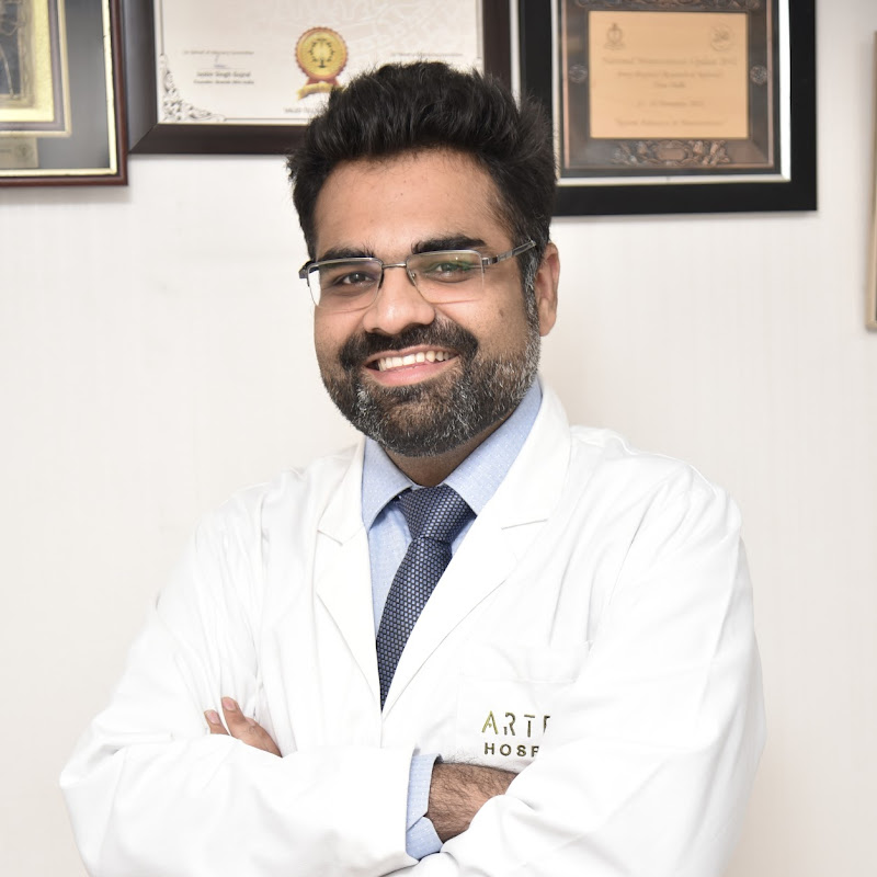 Mohit Anand | Best Neurologist in Gurgaon | Headache, Migraine, Stroke, Parkinson Specialist