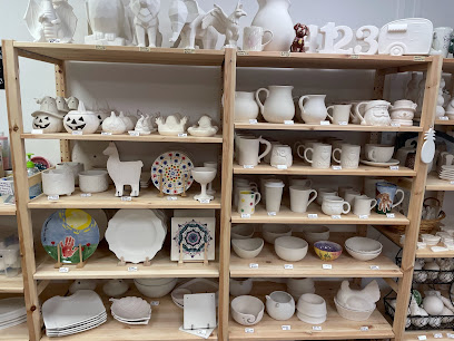 Pots & Paint pottery studio in Ferndown offering wheel throwing and hand building classes