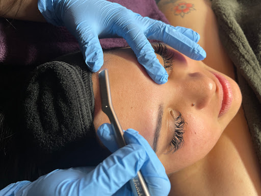 MalRoe Esthetics - Thumbnail