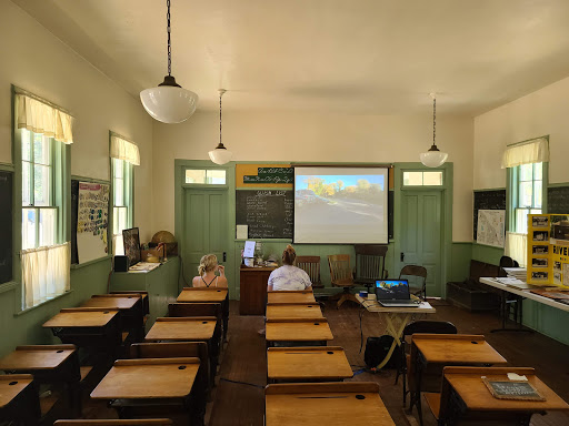 Dunning School - Visual