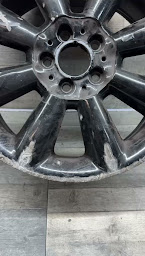 Photo n°24 de AUTO AK 94 - Rénovation et réparation de jantes, dévoilage, soudure et vente de pneus à Villeneuve-le-Roi (Soudeur)