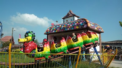 Photos of Viaport Shopping Center