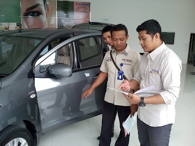 Photos of DEALER SUZUKI MOBIL PARE - UNITED MOTORS CENTRE