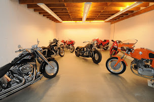 Photo n°1 de OMEGA MOTORS COMPANY à Saint-Joseph (Atelier de réparation pour motos)