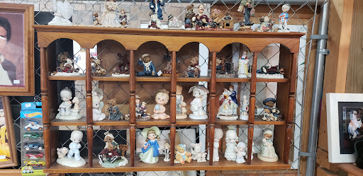 111 Flea Market - Thumbnail