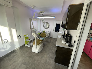 Photo n°7 de Ciglenean Adelina Bianca à Alençon (Dentiste)