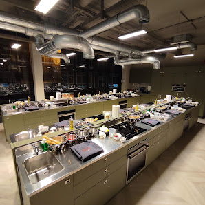 HOME CHEF Via Alessandro Manzoni, 22, 20900 Monza MB, Italia