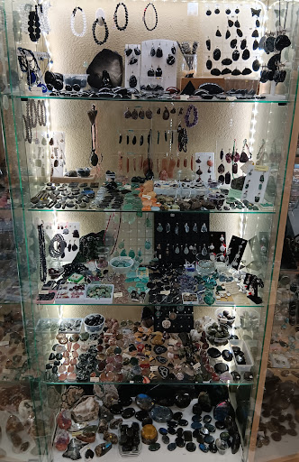 The Treasures of Maguy Gallery - France