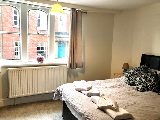 Quiet Woman Apartment - Thumbnail
