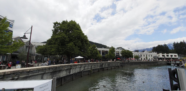 Perky's - Floating Bar Queenstown Open Times