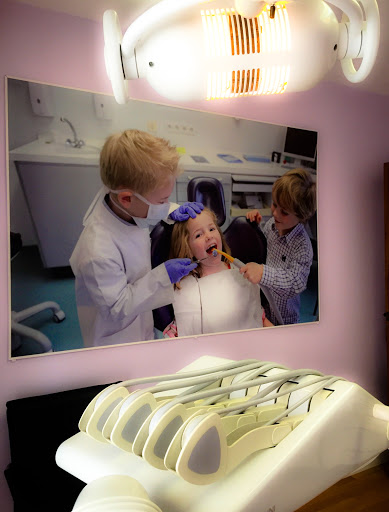 Centro Dental Torres de la Alameda