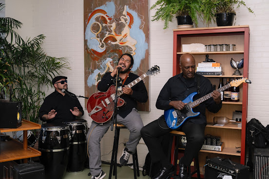 Jaguar Paw Bar by null