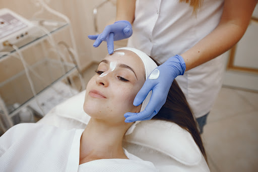Advanced Wellness – Best Dermatologist in Palam Vihar, Gurugram