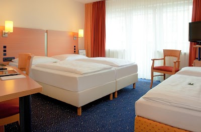 Photos of Favored Hotel Plaza Frankfurt