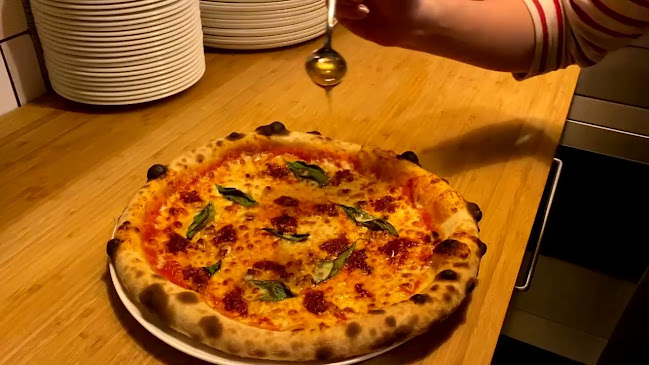 CyberTap: Pizzeria i samoobsługowy pub - Restauracja