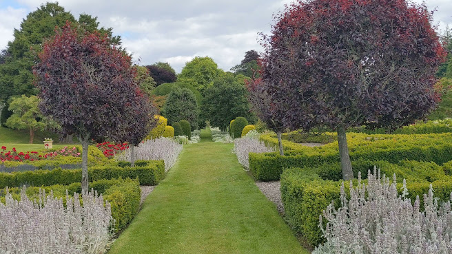 Drummond Castle Gardens by null
