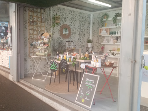 E & M natural cosmetics