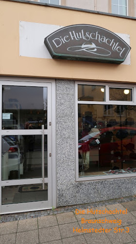 Die Hutschachtel & Modestudio photo