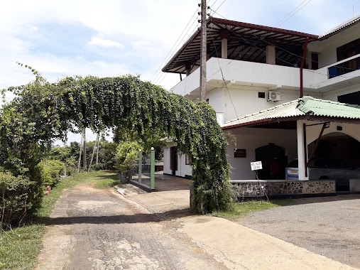 Hotel hillside, Author: Lasantha Saman Kumara Yatiyana Vidana Arachchige