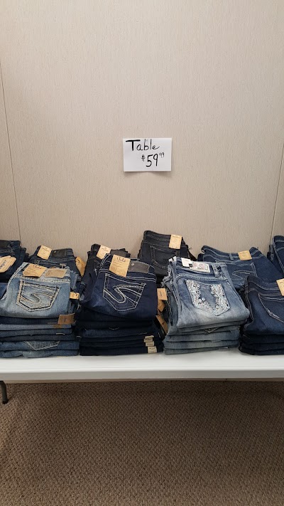 Quincy Discount Jeans & Fashions