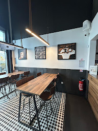 Photo n°87 de Black & White Burger Ermont à Ermont (Restaurant végétarien)