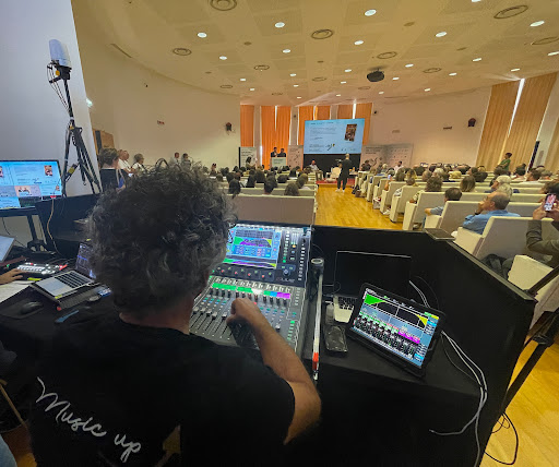 Music Up Rental & Services Audio - Video - Lights Gallery - Italy