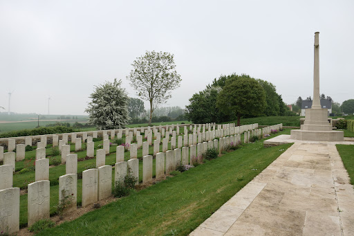 CWGC Acheux British Cemetery