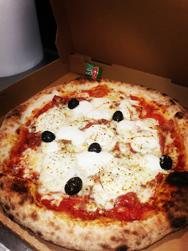 Photo 2 - Gusto Della pizza