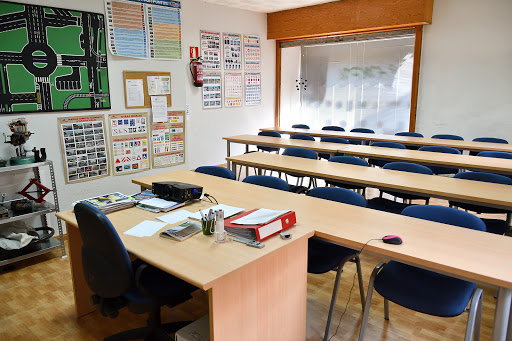 AUTOESCUELA CAMPUS PIEDRABUENA