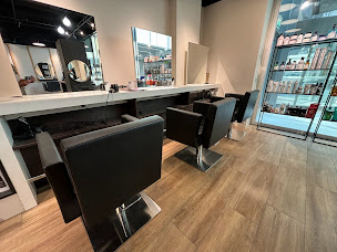 Photo n°13 de Sweet Coiffure à Ancenis-Saint-Géréon (Salon de coiffure)