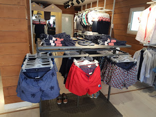 Photo n°16 de Jules La Cotinière - Fermé à Saint-Pierre-d'Oléron (Magasin de smokings)