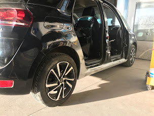 Photo n°12 de Garage Carrosserie Du Vivier à Nieul-le-Dolent (Vendeur de voitures d'occasion)