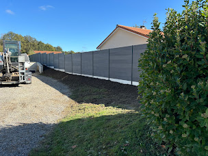 Photo n°3 de Arborea: Élagueur Abattage d'arbres Entretien espaces verts Taille haies Débroussaillage élagage 86 La Vienne Châtellerault à Châtellerault (Service d'élagage)