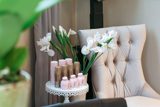 Sasha Moon Salon - Thumbnail