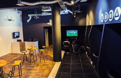 Photos of iPlay Caf&eacute;