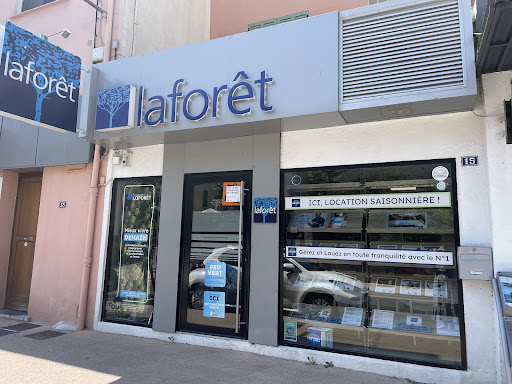 Photo de Regard-sur-mer: résidence vacances pour 8 personnes, piscine dans le Var, vue mer, proche de la plage, de Hyères à Carqueiranne (83320)