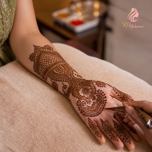 Celebrate your special day with elegant, long-lasting mehndi designs by RP Makeovers, your truste… post image
