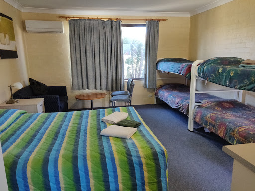 Snowdream Motel - Thumbnail