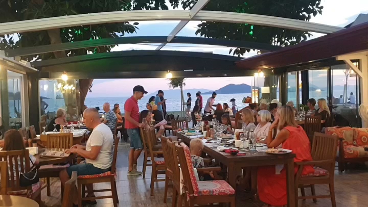 Motif Restaurant and Eyna Hotel