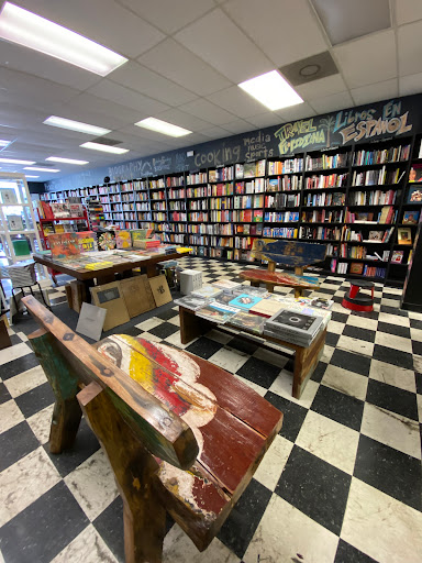 Books & Books Gallery - United States