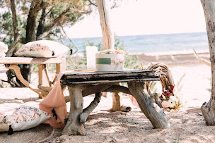 Photo n°17 de Scenes d'Interieur à Ajaccio (Magasin de mobilier rustique)
