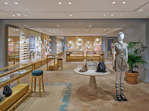 Photo n°7 de DIOR Saint-Tropez à Saint-Tropez (Magasin de vêtements pour femmes)