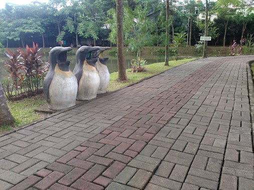 Taman Kembang Sepatu, Author: Hardian Saputra